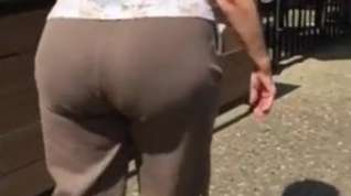 Online film Big plump butt gilf in brown pants