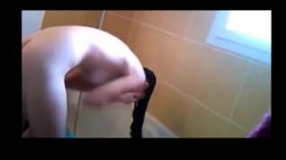 Online film My naked friend washing her hair