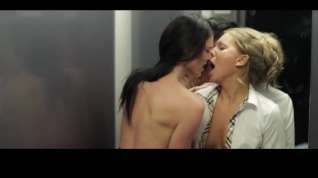 Online film Lesbians in an elevator