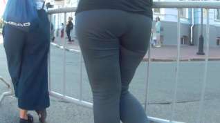 Online film Big ass in grey pants