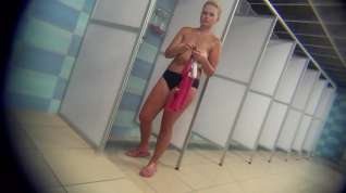 Online film Tanned blonde with big tits has a shower