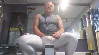 Online film At the gym in Arroyamn tights