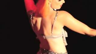 Online film Burlesque Strip SHOW 330 Nina La Voix