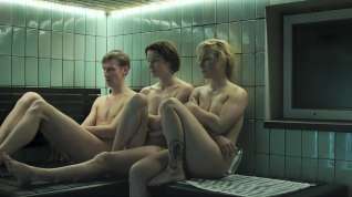 Online film Amanda Pilke, Laura Birn, Lenna Kuurmaa and Matleena Kuusniemi - Vuosaari (2012)