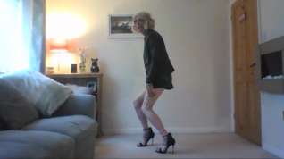 Online film Showinf of my new heels and sexy skirt