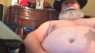 Online film Sexy chub daddy plays