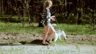 Online film Beautiful college girl takes a walk with the dog