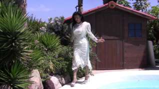 Online film Milf dress and the pool