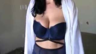 Online film Mommy plays in lingerie joi