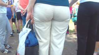 Online film Mature big ass in white pants