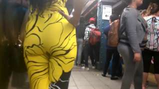 Online film Latina milf bubble booty in yellow jumpsuit