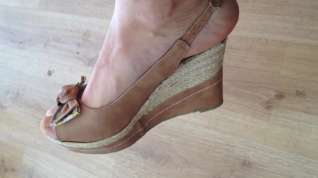 Online film Dangling wedges