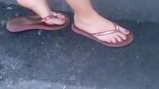 Online film Candid Feet in Flip Flops Painted Toes