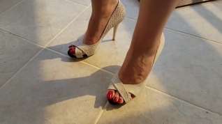 Online film Miss danielle heel with high heels and long toenails
