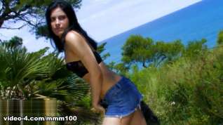 Online film Vania Rodriguez in Pretty Petite Vania Rodriguez Removing Clothes - MMM100