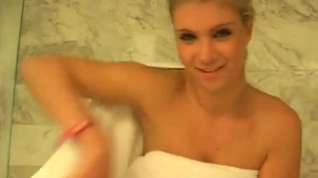 Online film Beautiful babe in the shower