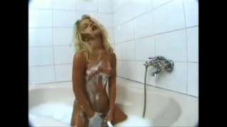 Online film Vivian Silverstone - Bathroom Fuck (with short anal)