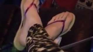 Online film Cheetah leggings and thong sandals shoeplay