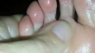 Online film Candid latina soles foot massage with lotion shiny soles