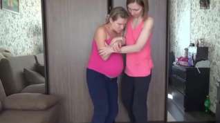 Online film Pregnant in labor but her girlfriend care for her