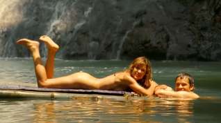 Online film A Perfect Getaway (2009) Milla Jovovich and Kiele Sanchez