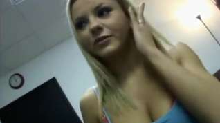 Online film Bree Olson dissolved on the couch