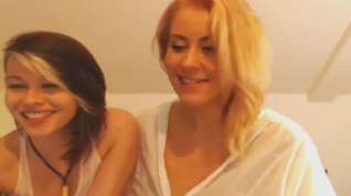Online film Emo lesbian hot kissing and pussy play