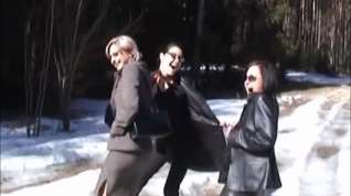 Online film Public slut - three girls 2