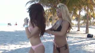 Online film Busty bikini babes