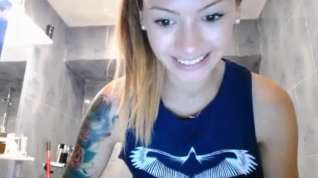 Online film Stunning college girl Takes A Soapy Bath On Webcam