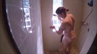 Online film Chubby MILF Cleaning the Shower