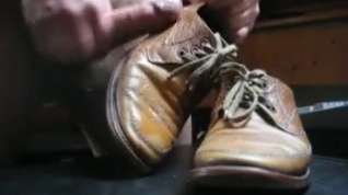 Online film Cumshot on Mens brown Shoes