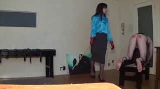Online film Miss Sultrybelle administers 70 strokes.