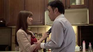 Online film Yuna Hayashi in Hot Milf Yuna teases her husband's friend - MilfsInJapan