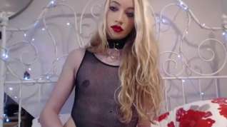 Online film Blonde with small tits and lipstick