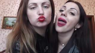 Online film Lipstick Kisses