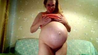 Online film Pregnant and showing off