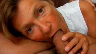 Online film Granny Clarill suck conscientiously boyfriend sofa closeup