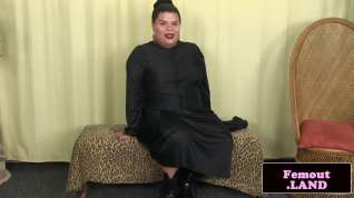 Online film Curvy natural ladyboy Mia Venoom solo session