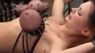 Online film Needles in tits