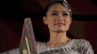 Online film GORGEOUS CHINESE GIRL PERFORMING DEATH DEFYING STUNT