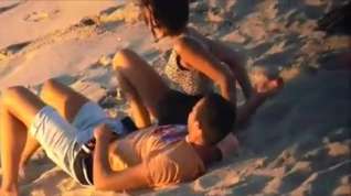 Online film Real Voyeur Video Couple Caught Fucking On An Empty Beach