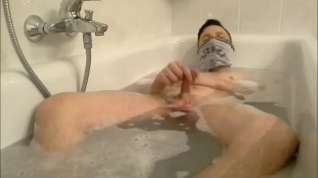 Online film Xiknes in the bathtub with two cocks