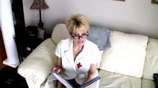 Online film Milf nurse gets a Facial
