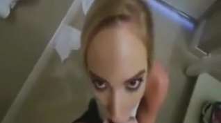Online film Hot blonde girl gives a delicious blowjob in the bathroom
