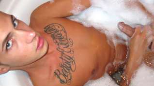 Online film Camden Christianson in Getting Dirty in the Tub - GayRoom