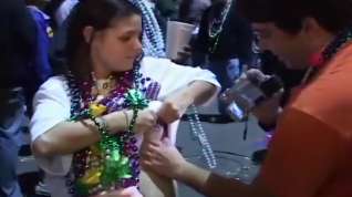 Online film Mardi Gras Whores Flash Their Cleavage