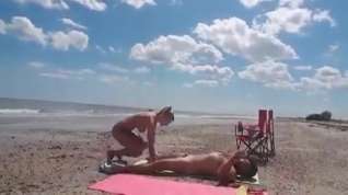 Online film Vid 1of 8 first time cuckolding on public beach