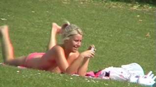 Online film Very casual topless at the park