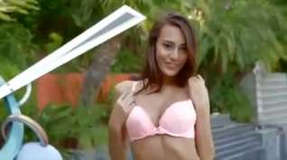 Online film Janice Griffith stands on big cocks